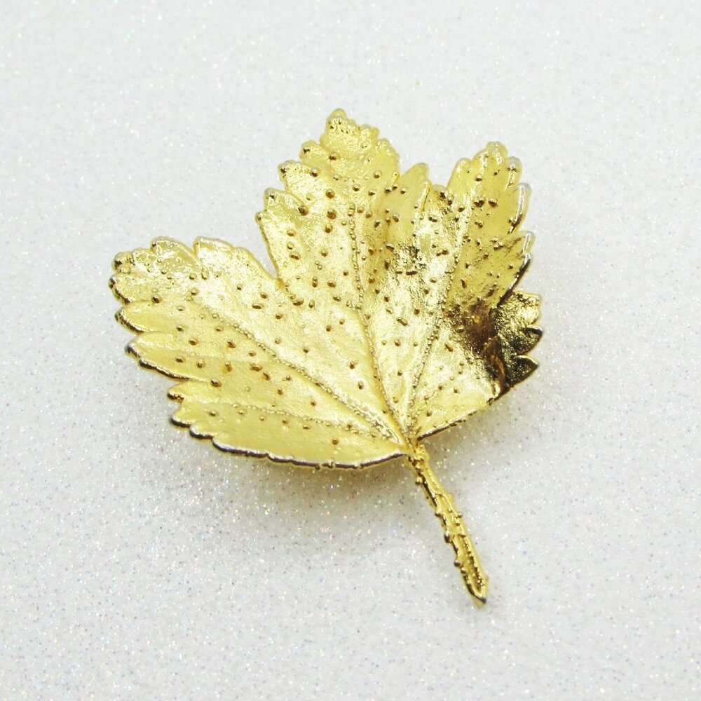 Vintage 24k Gold Dipped Real Maple Leaf Brooch- A… - image 1